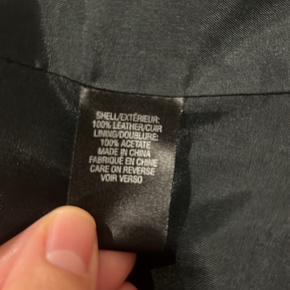 Stylish Black Real Leather Jacket Size M - Picture 3 of 4